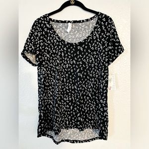 LuLaRoe women’s S Classic Tee!
